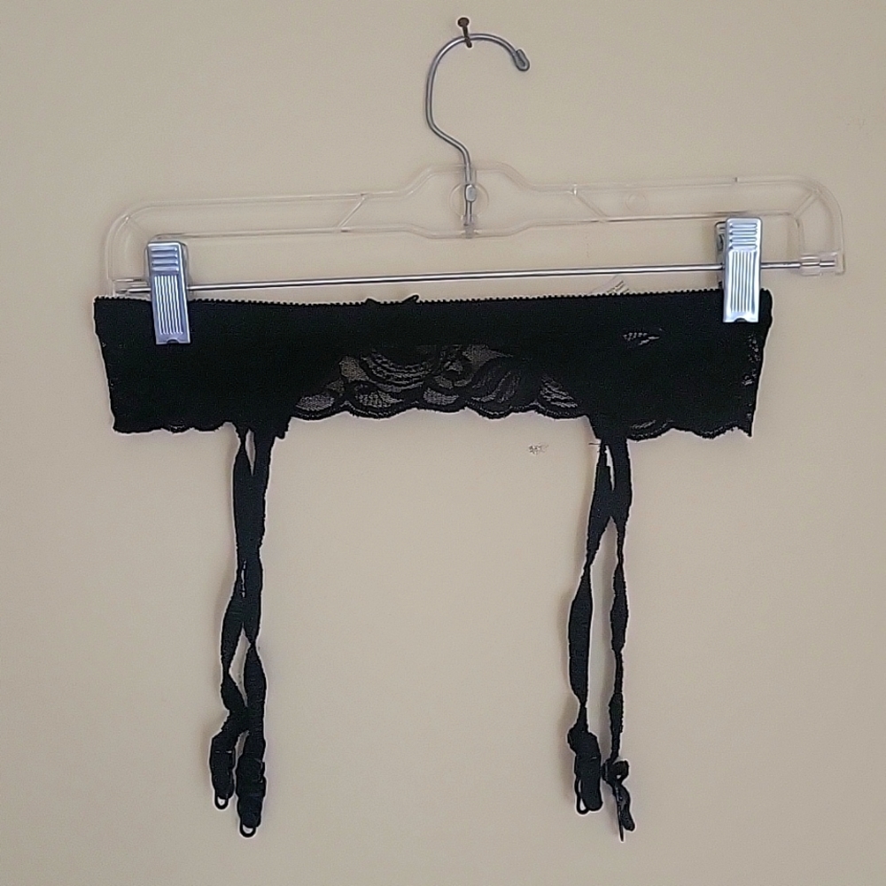 VINTAGE Victoria's Secret 1980s garter belt